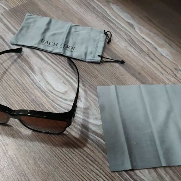 Polarized Fit-Over Sunglasses - Glossy Black Frames and Brown Lenses - Picture 7 of 8